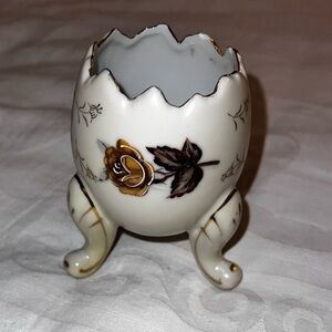 Vintage footed cracked egg planter